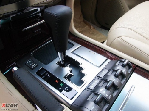 LX570
