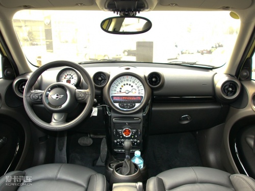 MINI MINI COUNTRYMAN