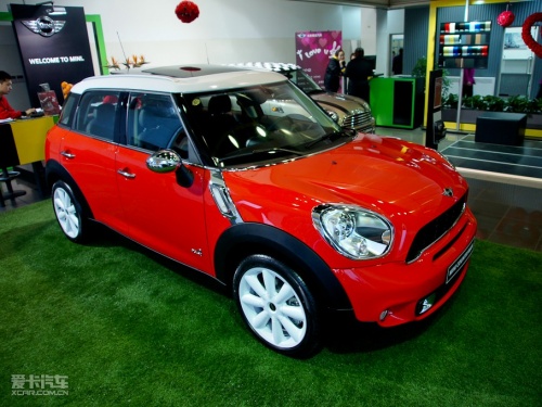 MINI MINI COUNTRYMAN