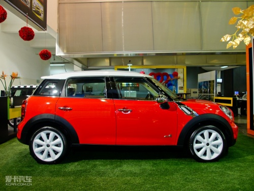 MINI MINI COUNTRYMAN