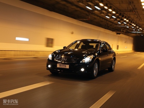 Ӣ2010G37