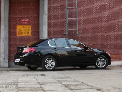 英菲尼迪2010款G37