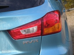 2011款三菱RVR