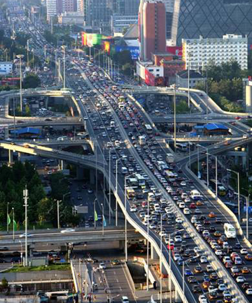 北京的国贸一带已经成为一个长期堵点,连出租司机都不愿意去那里