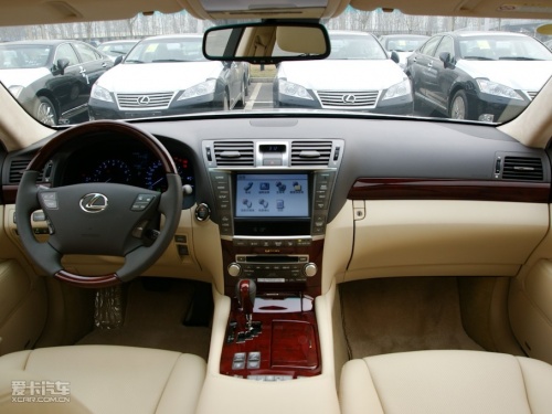 ׿˹ LS400